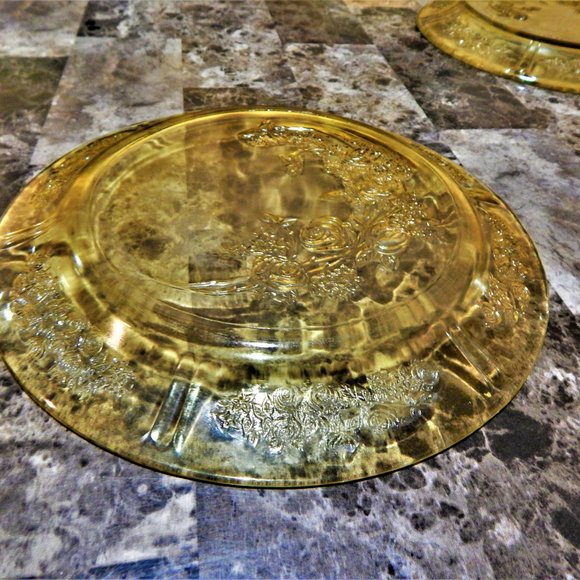 Vintage Depression Glass - Picture 6 of 9